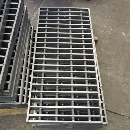 穿孔鋼格板鋼格柵特點有哪些性能優(yōu)勢