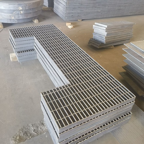 客戶案例：某工廠因貪便宜買劣質(zhì)鋼格板，損失超百萬！