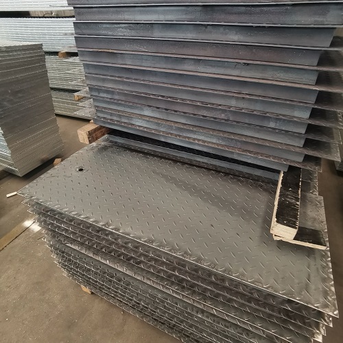 定制鋼格板 vs 標(biāo)準(zhǔn)尺寸？哪種更劃算？