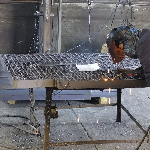 鋼格板采購避坑指南：這5個(gè)參數(shù)不懂，小心被坑！