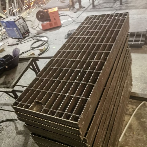 規(guī)格型號(hào)挑花眼？一文讀懂鋼格柵參數(shù)與適配場(chǎng)景