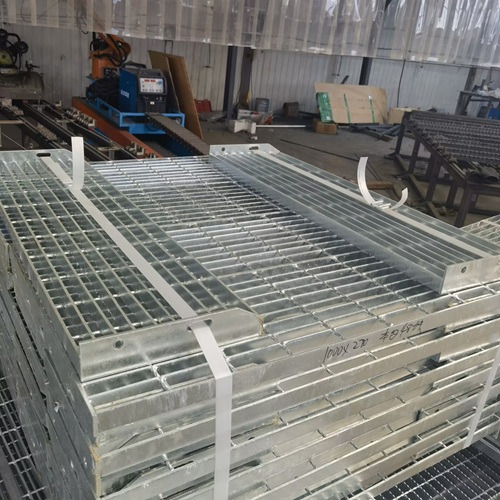 鋼格柵板為什么能承重原來(lái)靠的是這個(gè)