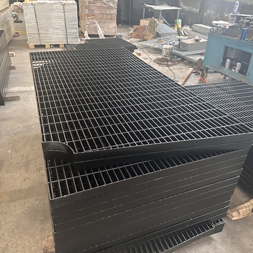 鋼格板高空安裝安全技巧，工程人必學(xué)