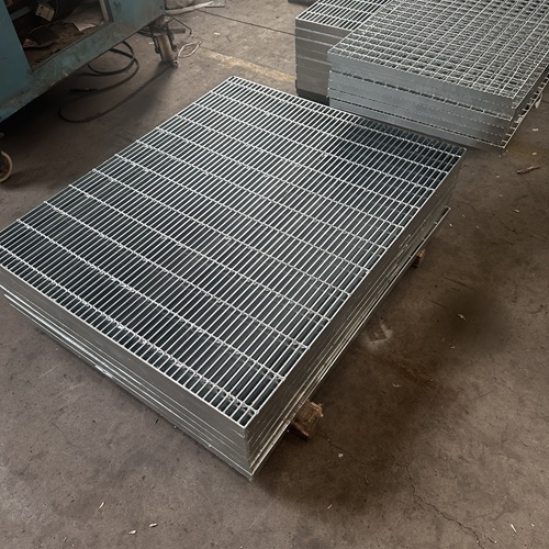 鋼格板長(zhǎng)期使用變形修復(fù)方案看這里